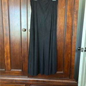 Elegant Black Women's Skirt